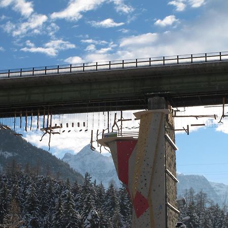 Area 47 - Tirol Hotell Ötztal-Bahnhof Exteriör bild