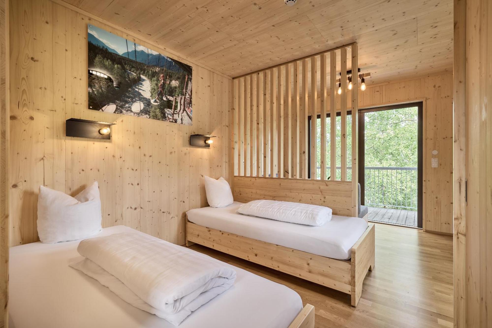 Area 47 - Tirol Hotell Ötztal-Bahnhof Exteriör bild