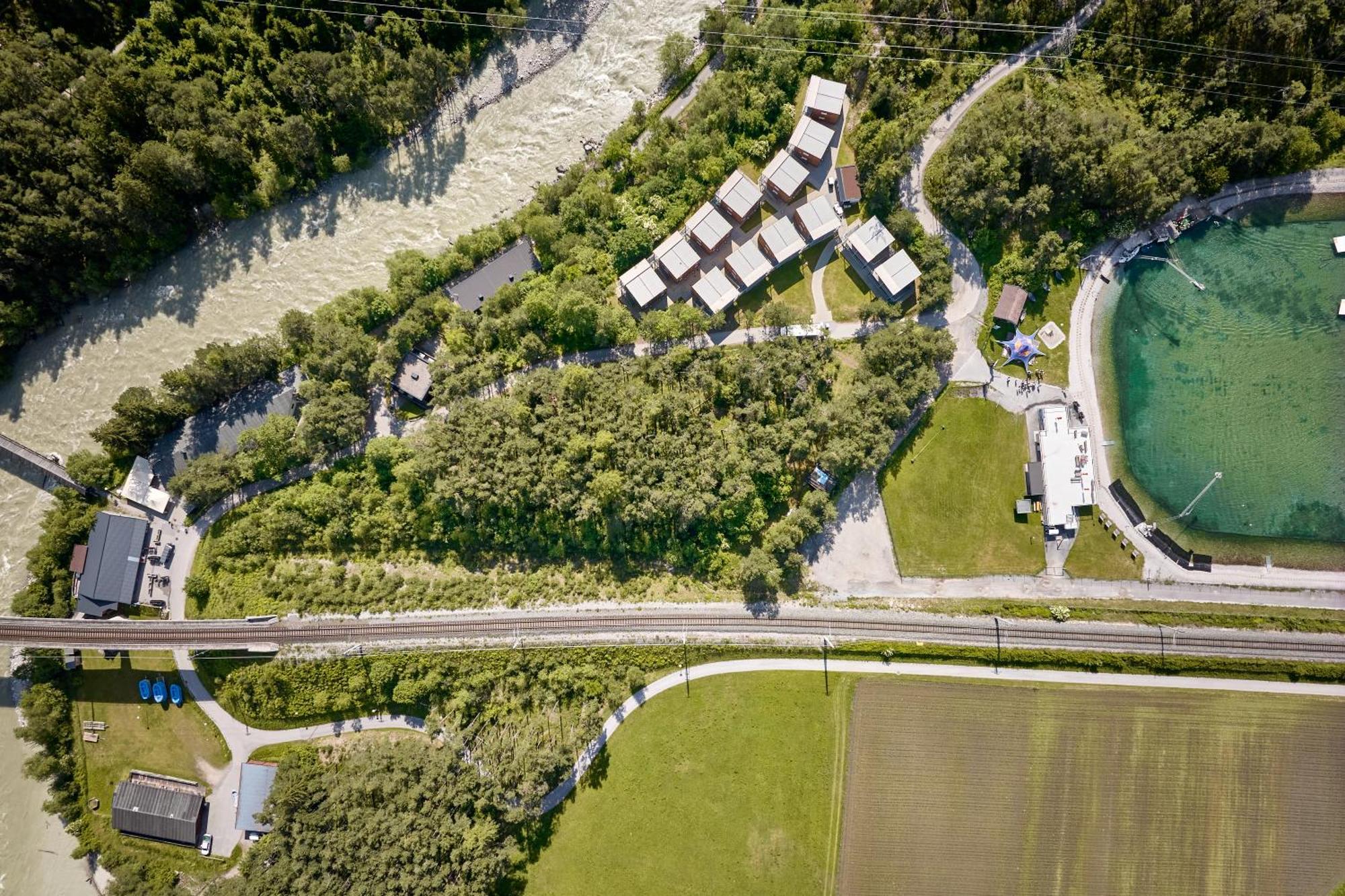 Area 47 - Tirol Hotell Ötztal-Bahnhof Exteriör bild