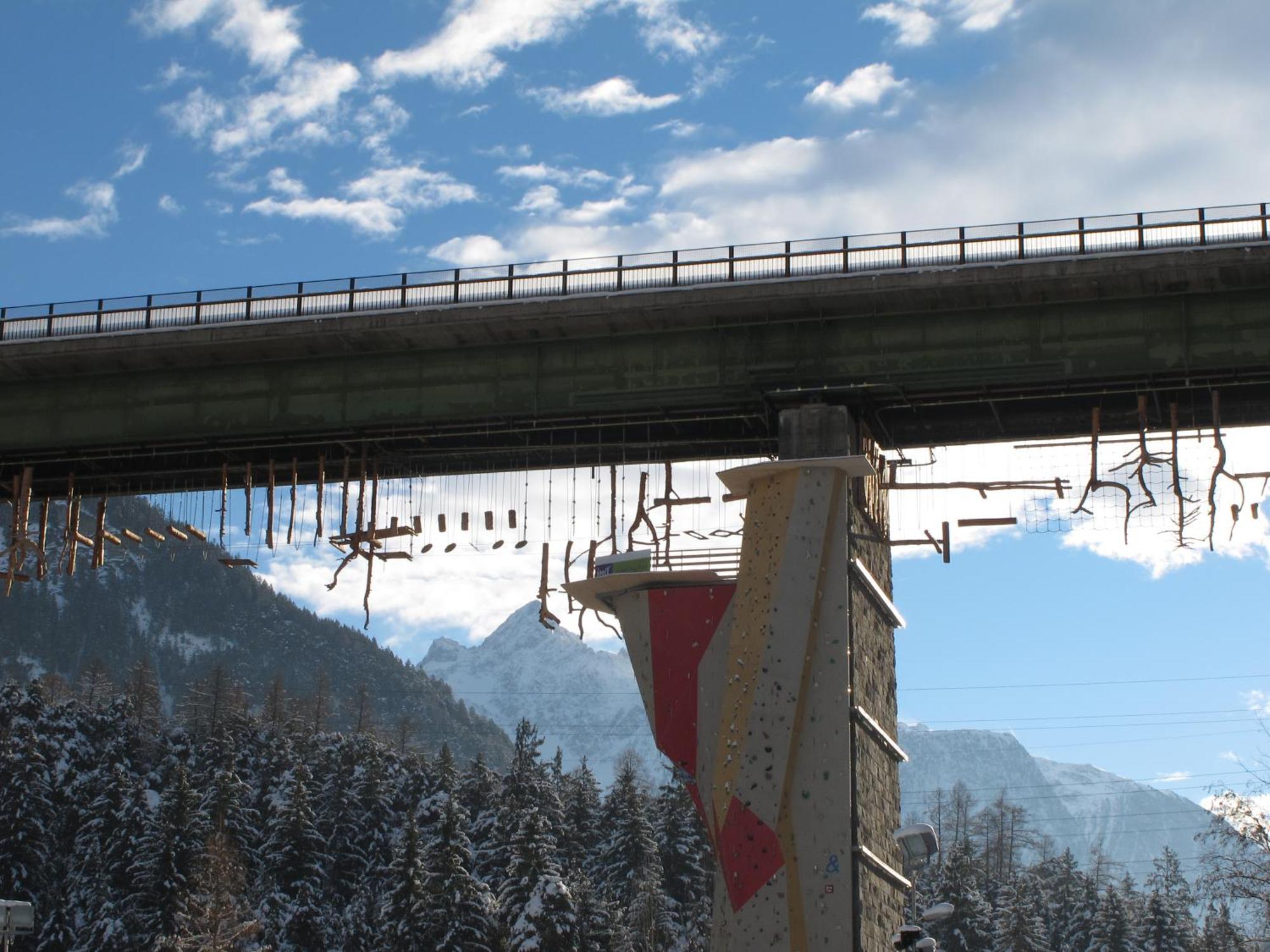Area 47 - Tirol Hotell Ötztal-Bahnhof Exteriör bild