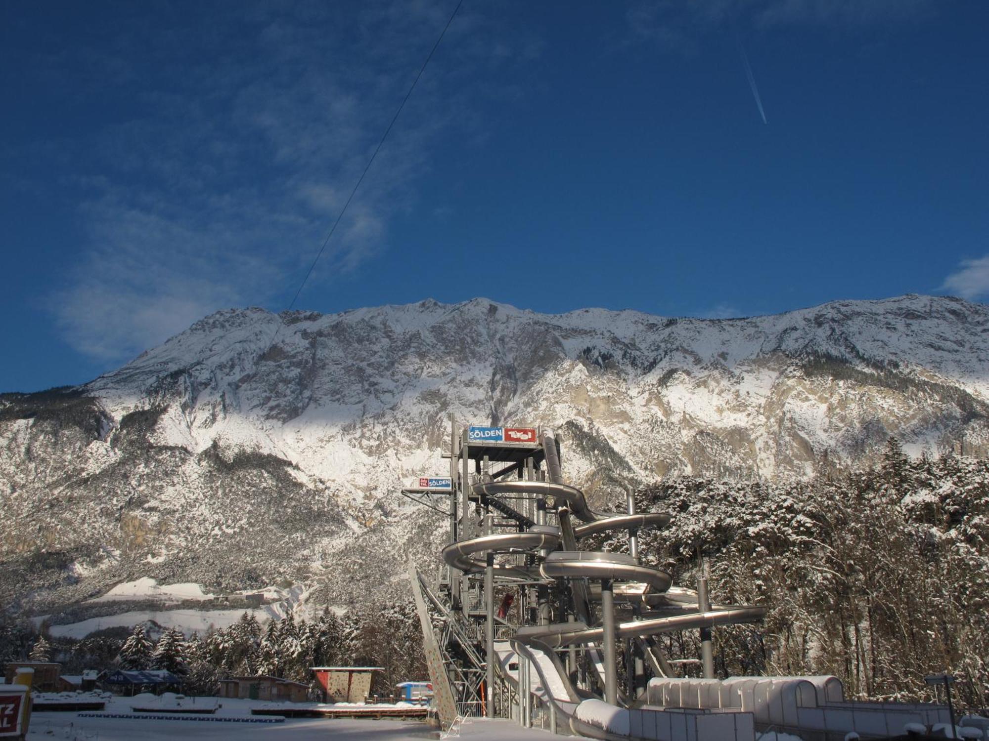 Area 47 - Tirol Hotell Ötztal-Bahnhof Exteriör bild